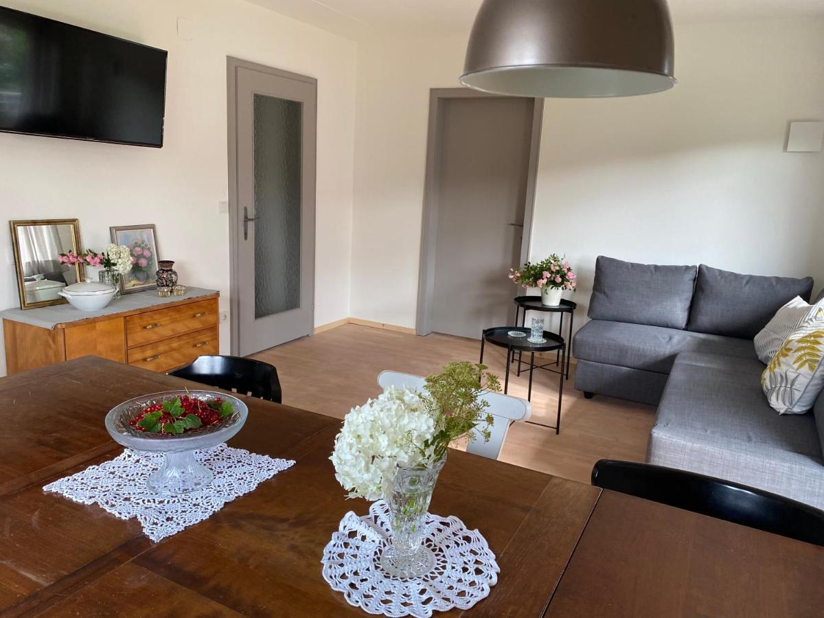 Wohnung Erdgeschoss Mit 3 Schlafzimmer In Ruhiger Gegend Mader Buitenkant foto